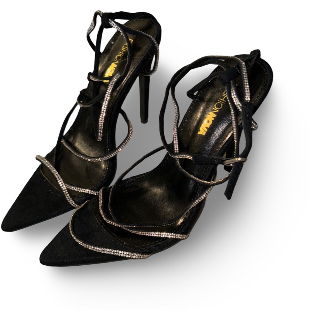 Fashion Nova 5” High Heel Wrap Around Sandals Size 6 Black